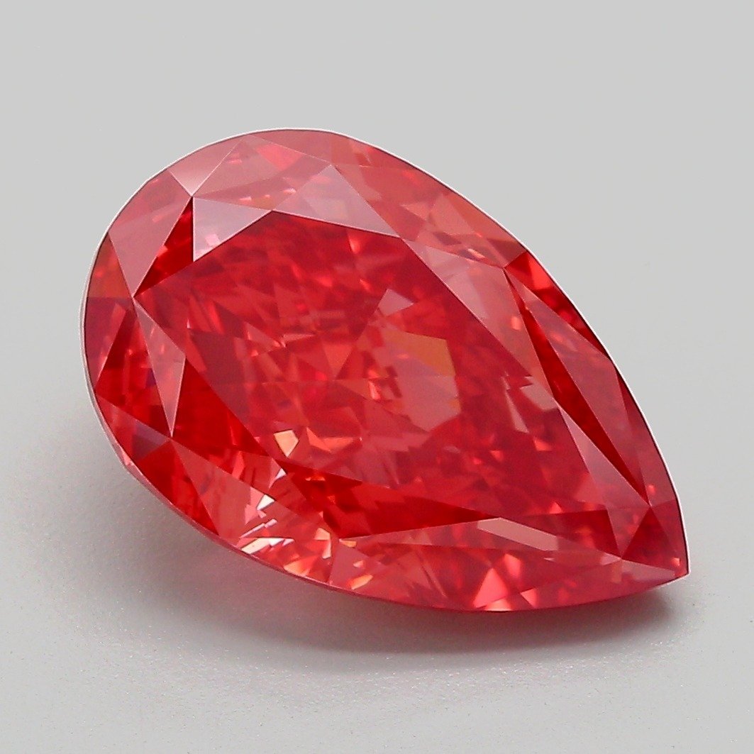 VS1 4.75 ct Red Pear Coloured Diamond Shapes